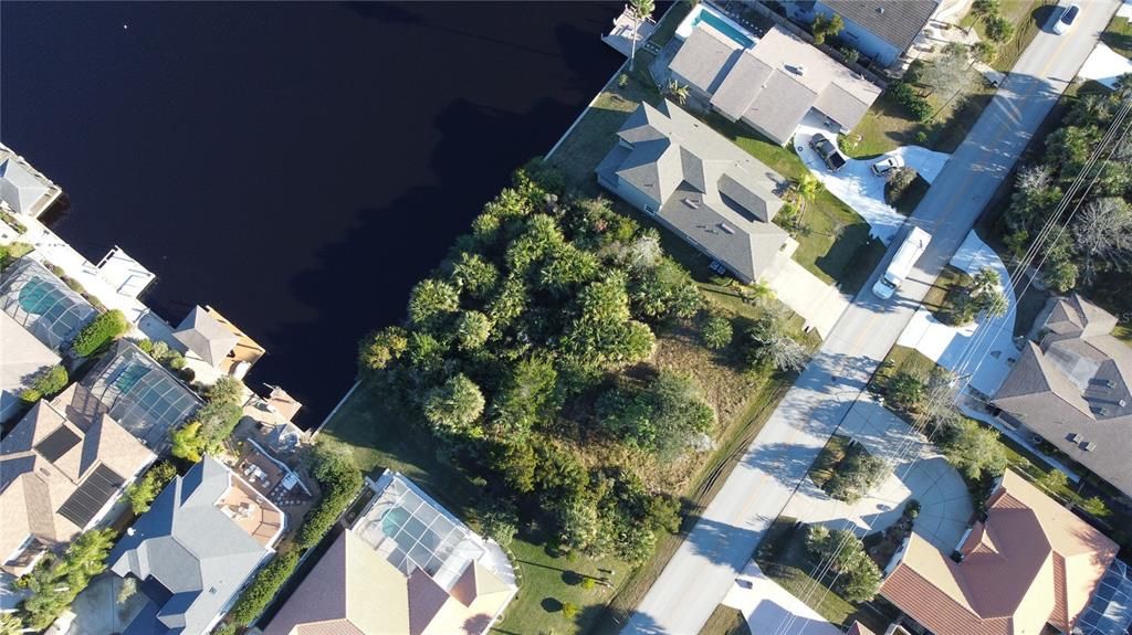 待售: $257,000 (0.17 acres)