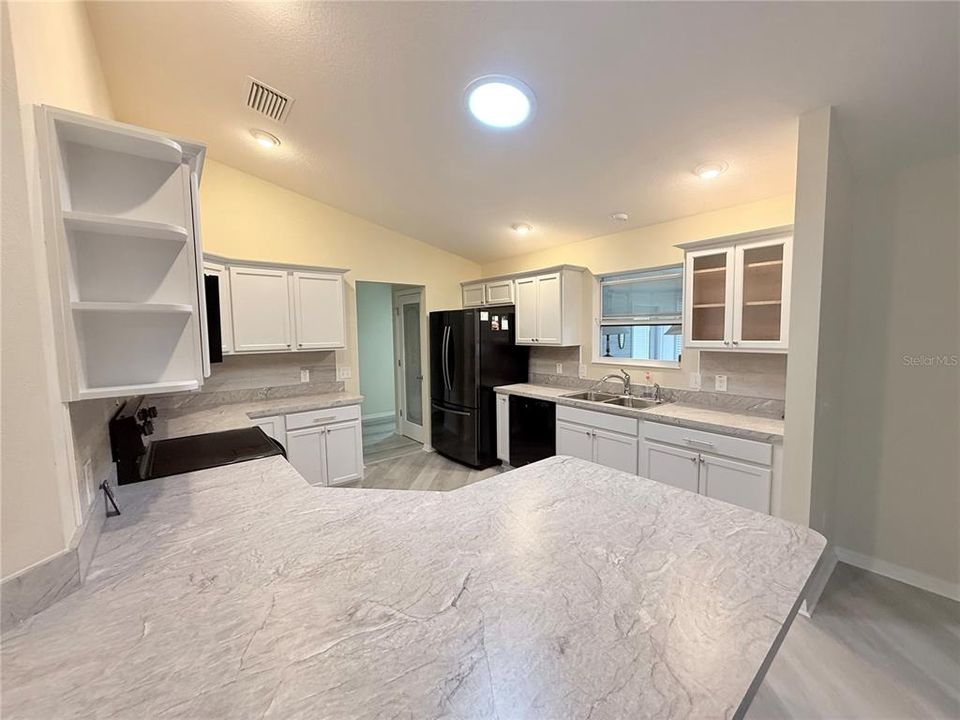 En Venta: $325,000 (3 camas, 2 baños, 1607 Pies cuadrados)