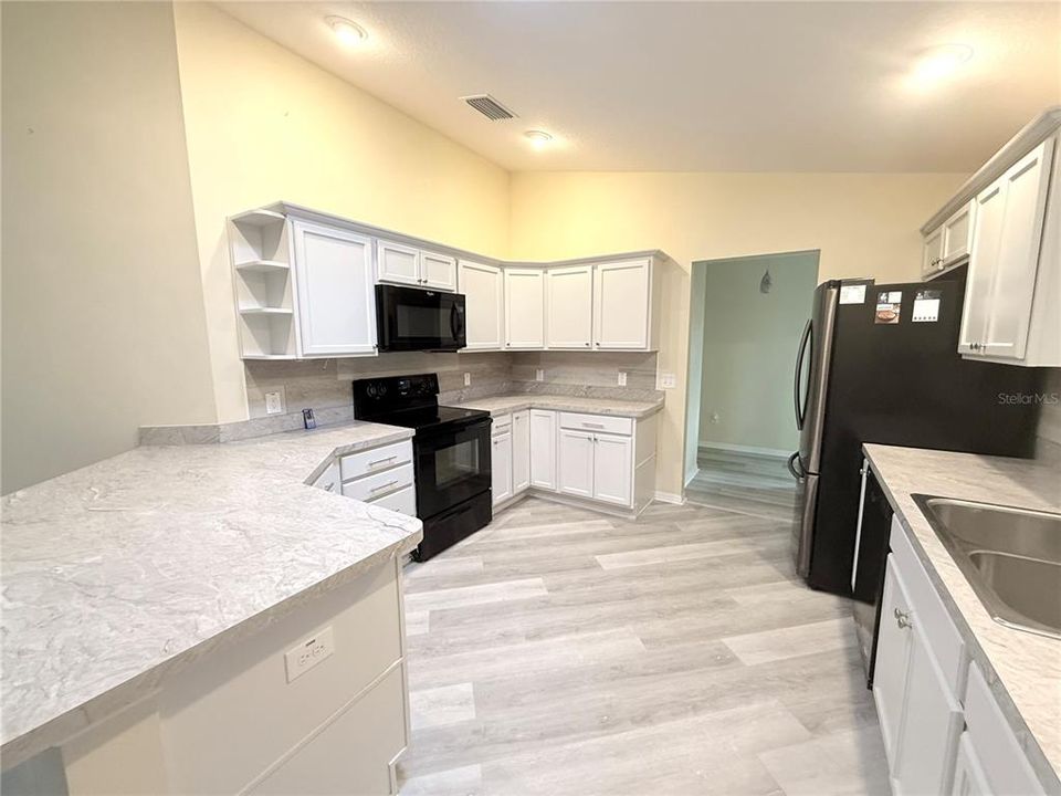 En Venta: $325,000 (3 camas, 2 baños, 1607 Pies cuadrados)