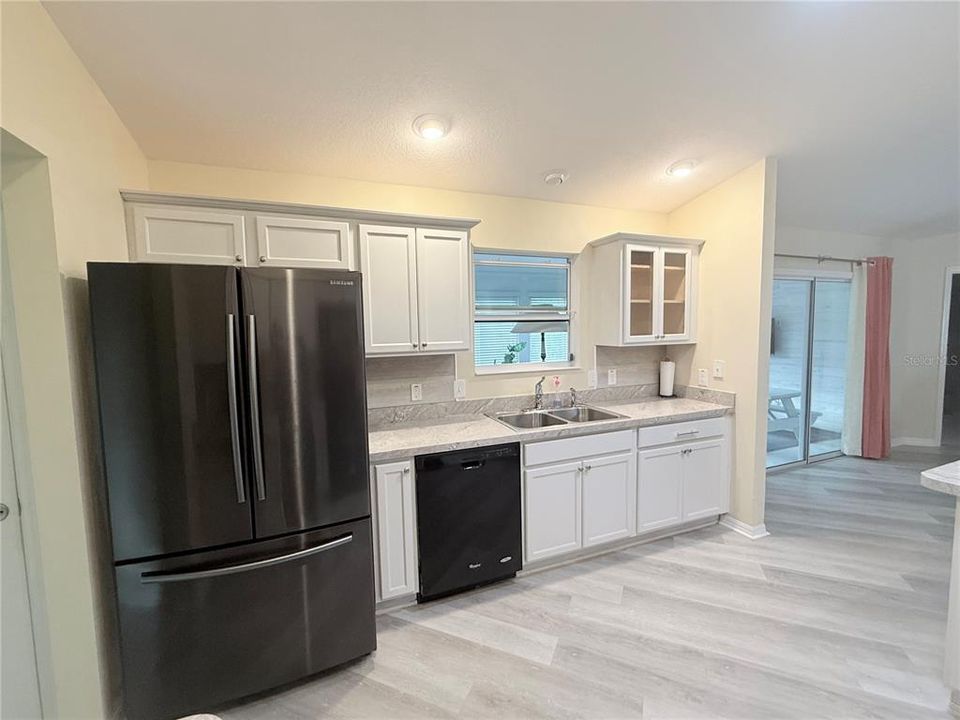 En Venta: $325,000 (3 camas, 2 baños, 1607 Pies cuadrados)