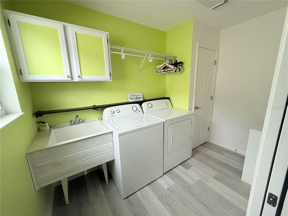 En Venta: $325,000 (3 camas, 2 baños, 1607 Pies cuadrados)