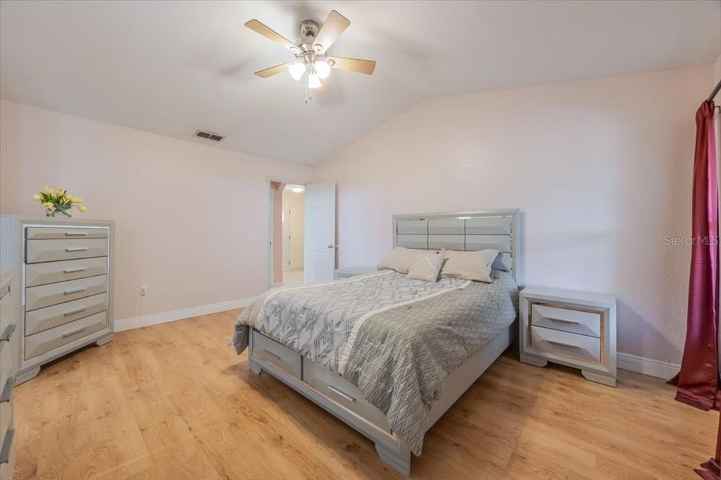 待售: $368,500 (3 贝兹, 2 浴室, 1806 平方英尺)