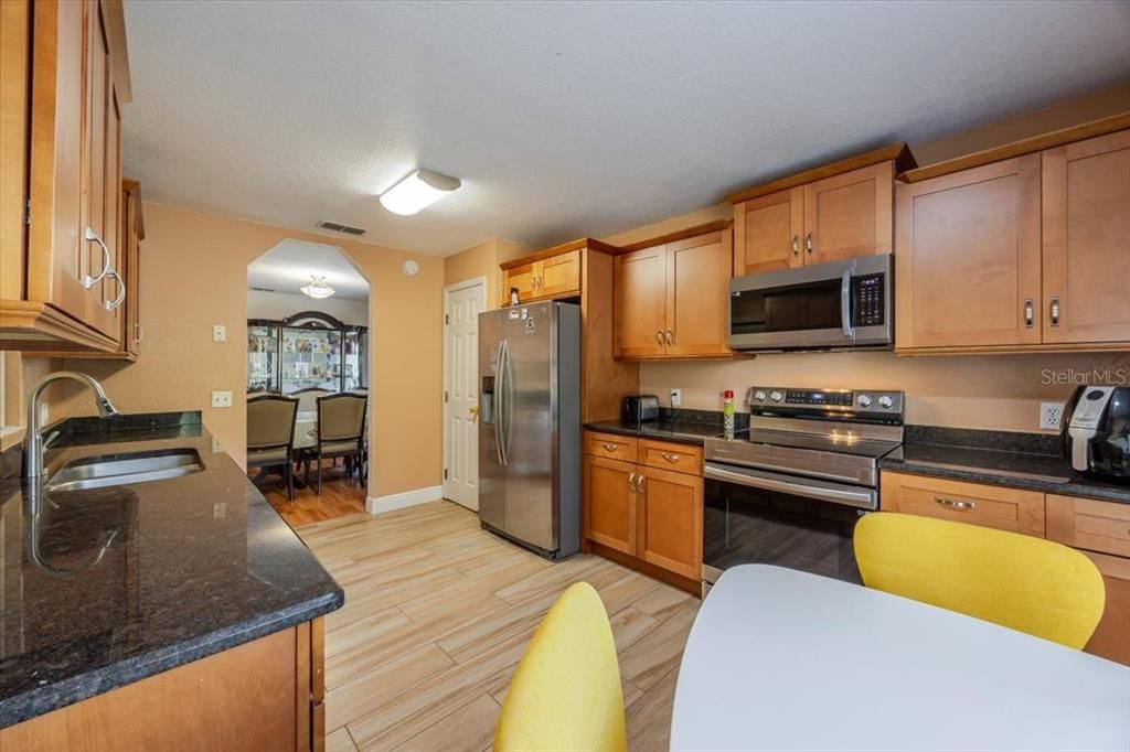 待售: $368,500 (3 贝兹, 2 浴室, 1806 平方英尺)