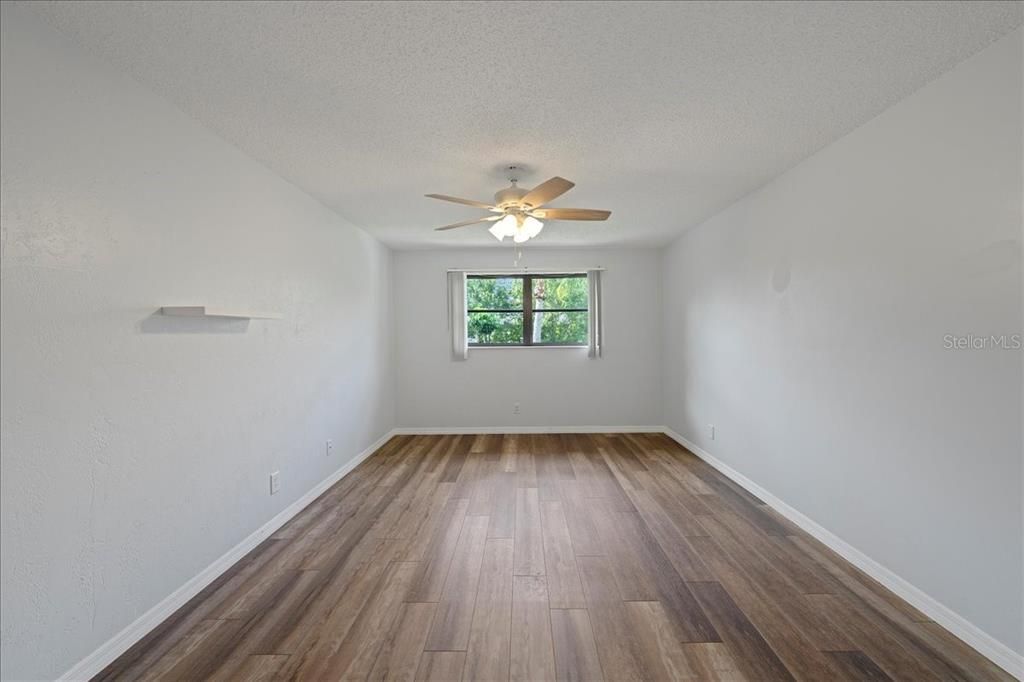 Activo con contrato: $1,750 (2 camas, 2 baños, 1100 Pies cuadrados)