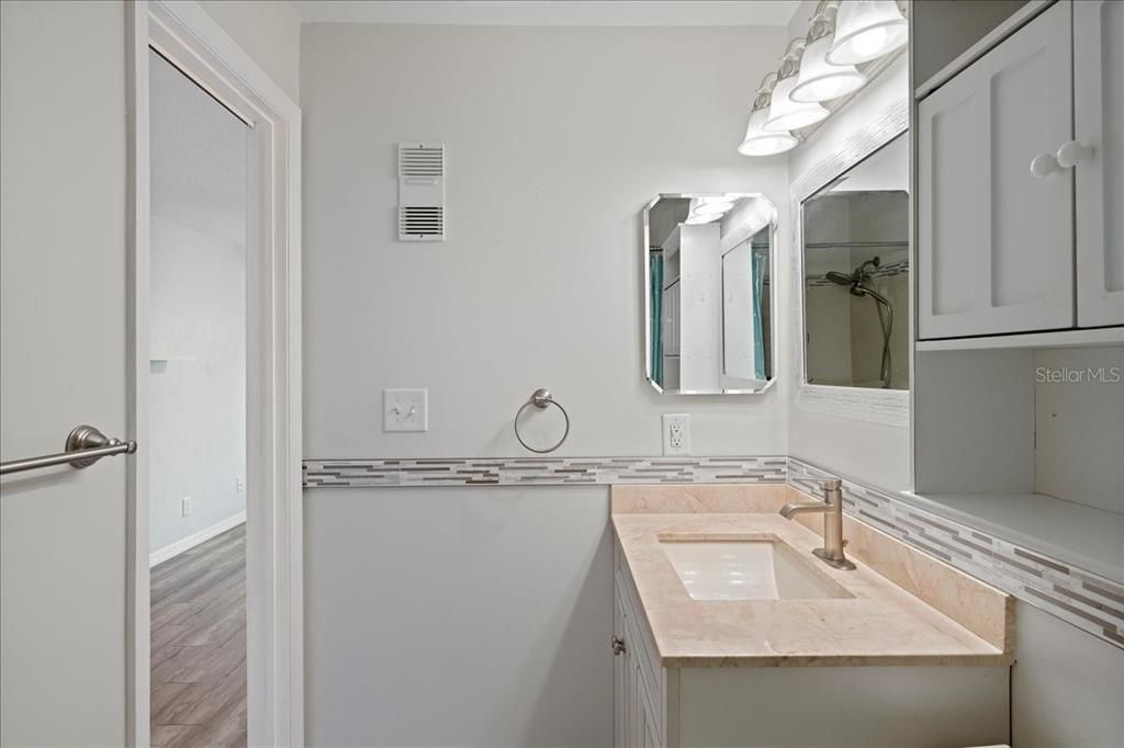 Activo con contrato: $1,750 (2 camas, 2 baños, 1100 Pies cuadrados)