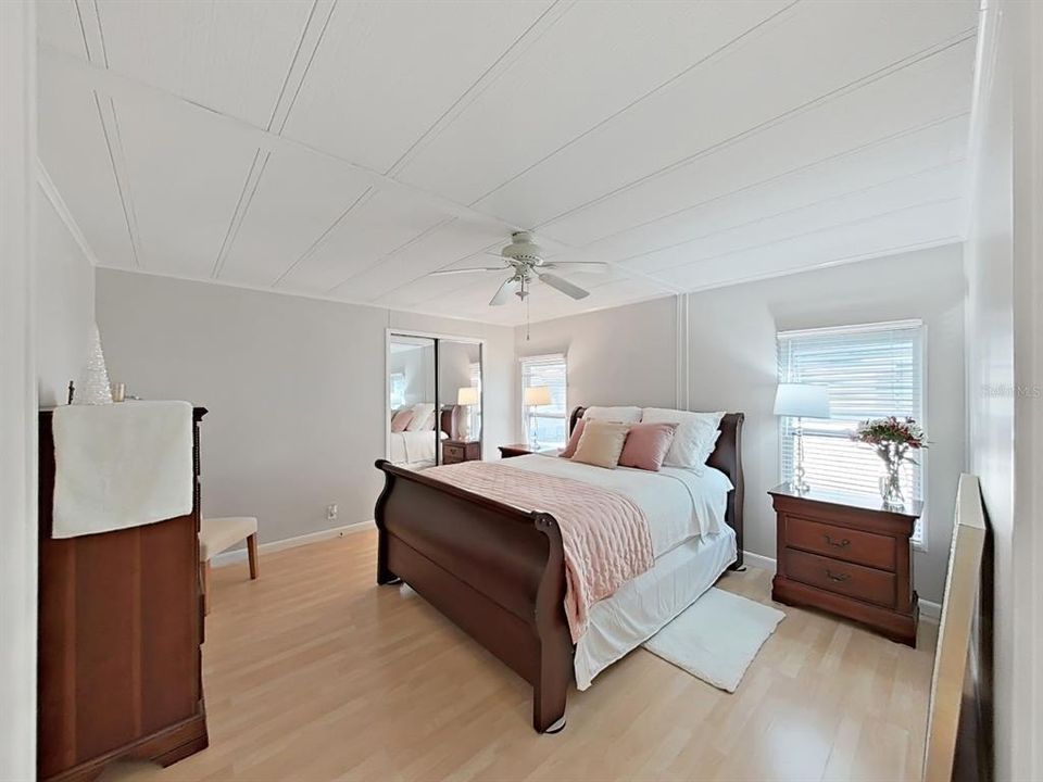 For Sale: $165,000 (2 beds, 2 baths, 1200 Square Feet)