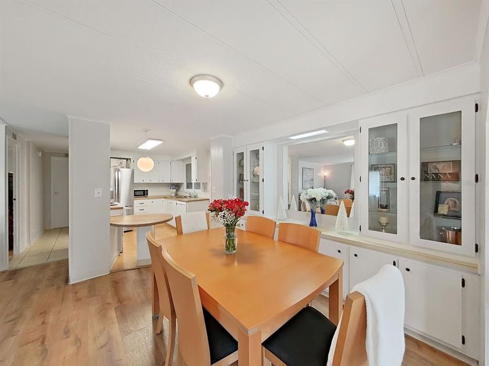 For Sale: $165,000 (2 beds, 2 baths, 1200 Square Feet)