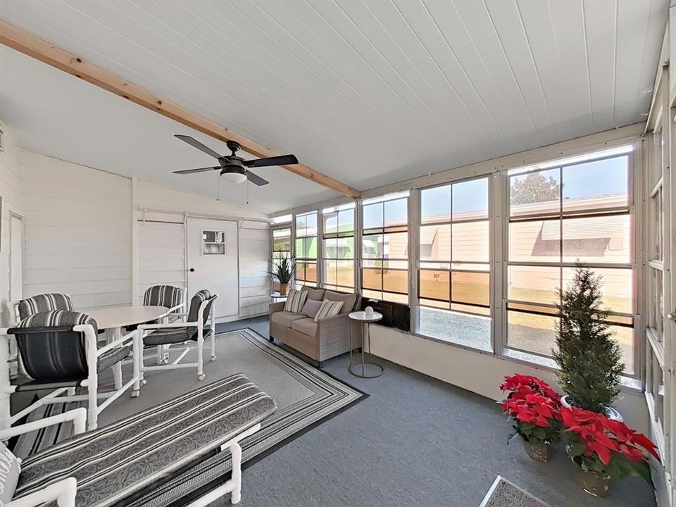 For Sale: $165,000 (2 beds, 2 baths, 1200 Square Feet)