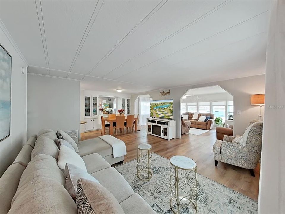 For Sale: $165,000 (2 beds, 2 baths, 1200 Square Feet)