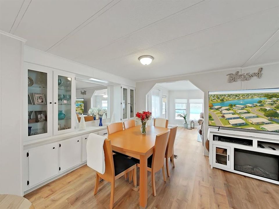 For Sale: $165,000 (2 beds, 2 baths, 1200 Square Feet)