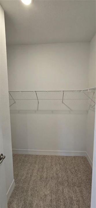 En Renta: $2,300 (4 camas, 3 baños, 2092 Pies cuadrados)