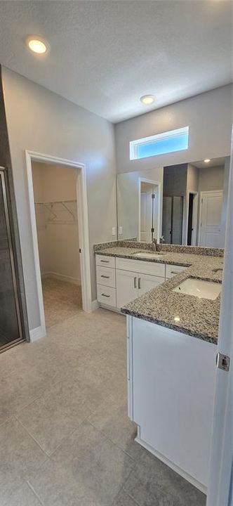 En Renta: $2,300 (4 camas, 3 baños, 2092 Pies cuadrados)