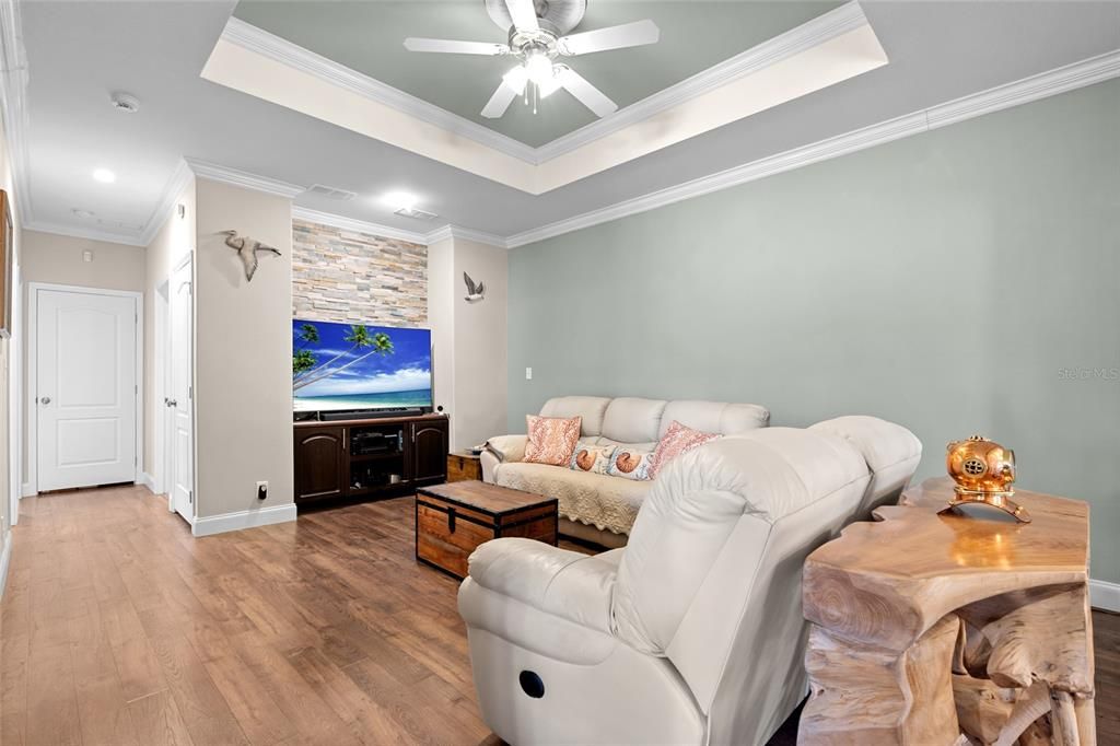 For Sale: $1,050,000 (4 beds, 3 baths, 2972 Square Feet)