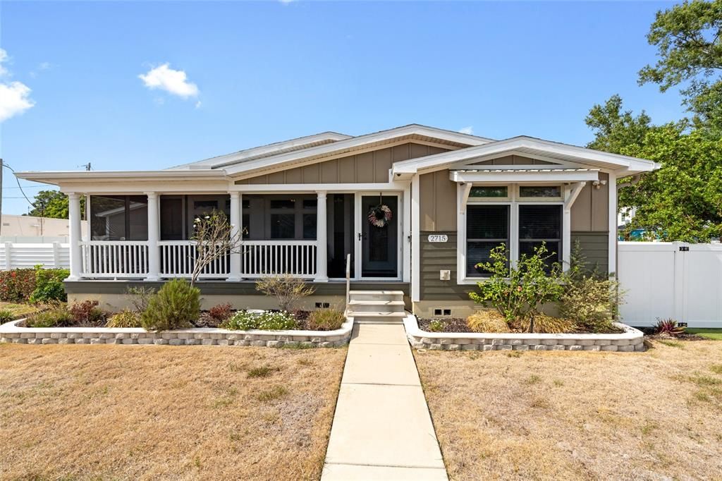 For Sale: $1,050,000 (4 beds, 3 baths, 2972 Square Feet)