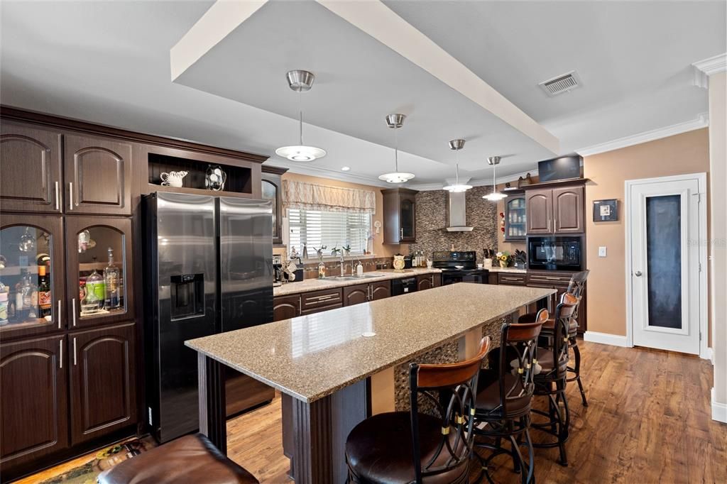 For Sale: $1,050,000 (4 beds, 3 baths, 2972 Square Feet)