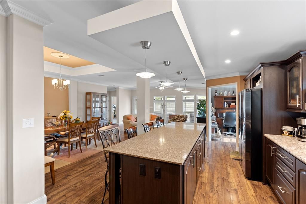 For Sale: $1,050,000 (4 beds, 3 baths, 2972 Square Feet)