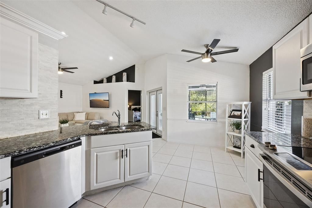 For Sale: $354,900 (3 beds, 2 baths, 1236 Square Feet)