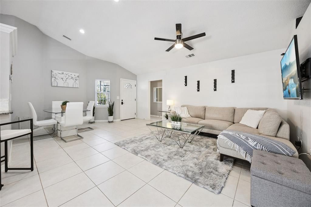 For Sale: $354,900 (3 beds, 2 baths, 1236 Square Feet)