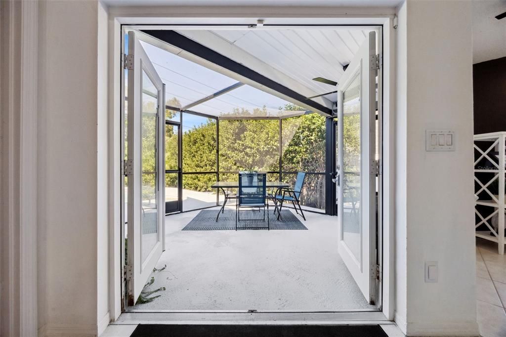 For Sale: $354,900 (3 beds, 2 baths, 1236 Square Feet)