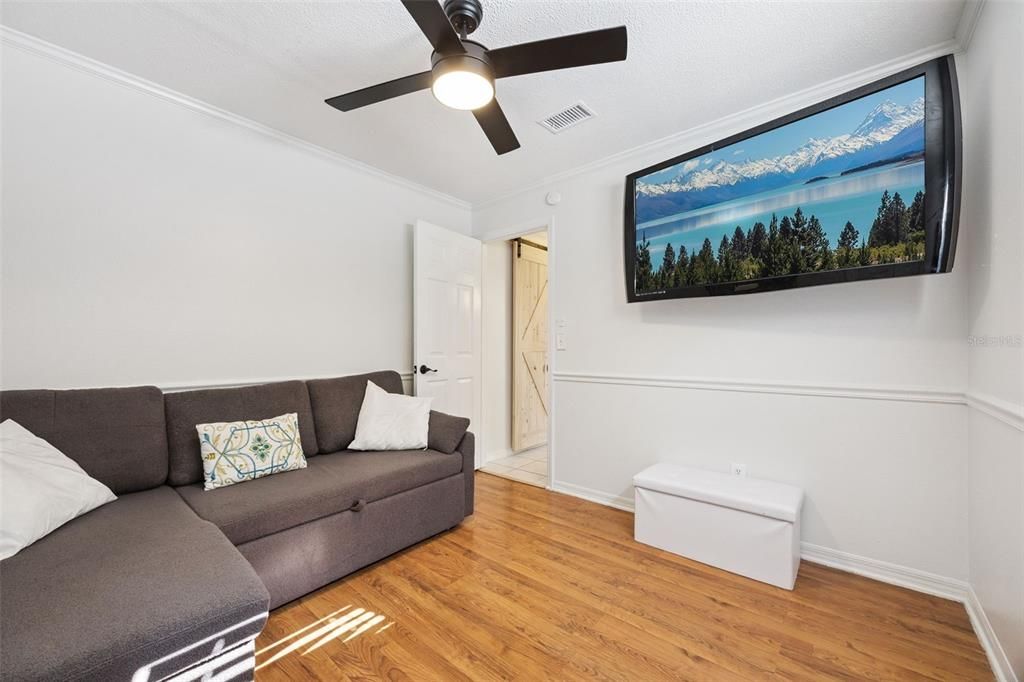 For Sale: $354,900 (3 beds, 2 baths, 1236 Square Feet)