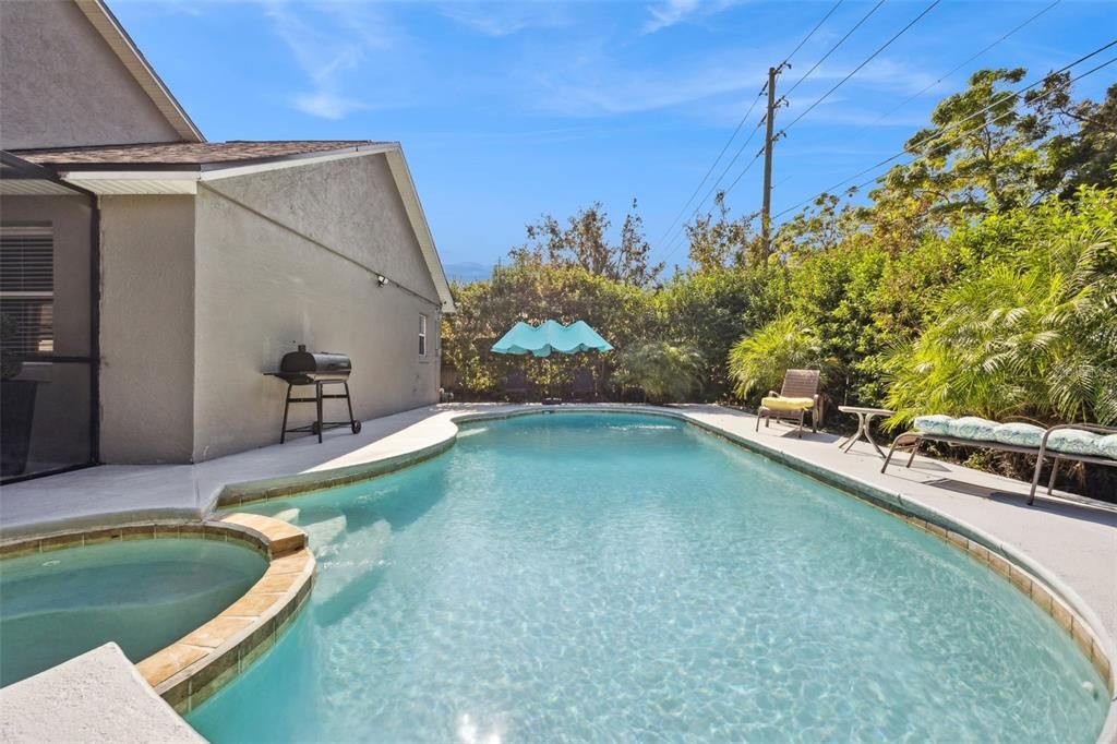 For Sale: $354,900 (3 beds, 2 baths, 1236 Square Feet)