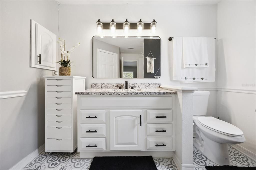 For Sale: $354,900 (3 beds, 2 baths, 1236 Square Feet)