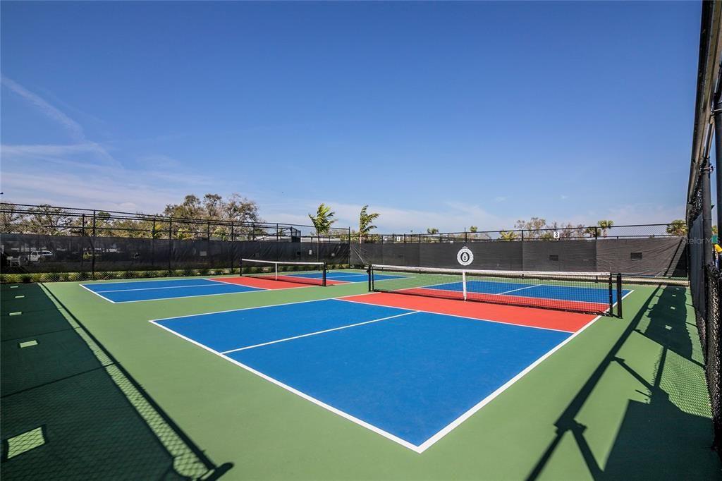 For Sale: $554,000 (2 beds, 2 baths, 1858 Square Feet)