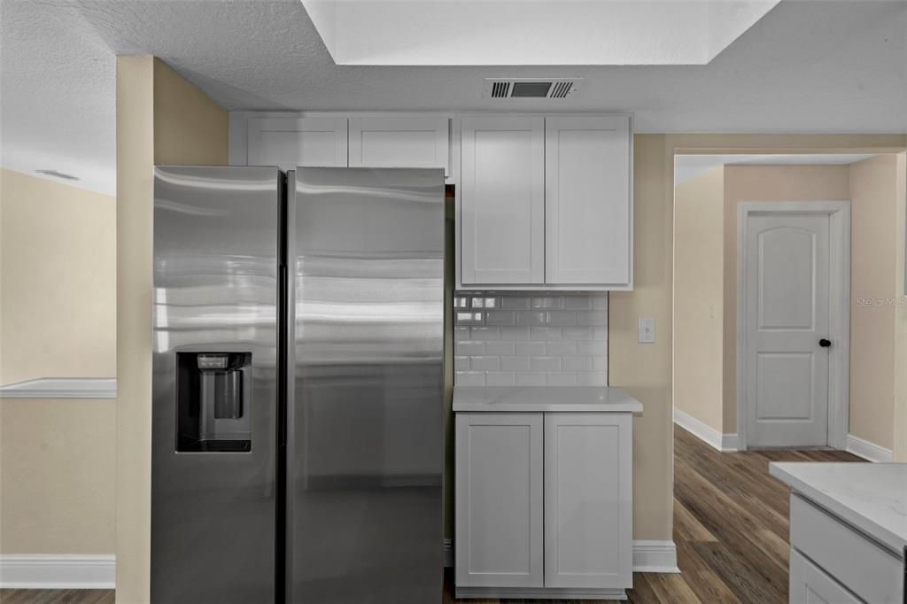 合同活跃: $264,900 (2 贝兹, 2 浴室, 1261 平方英尺)