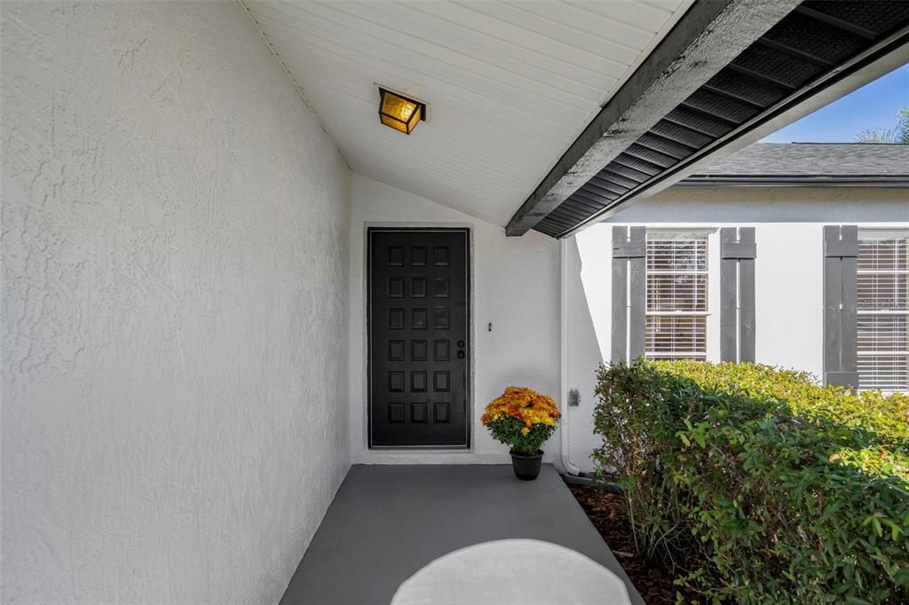 合同活跃: $264,900 (2 贝兹, 2 浴室, 1261 平方英尺)