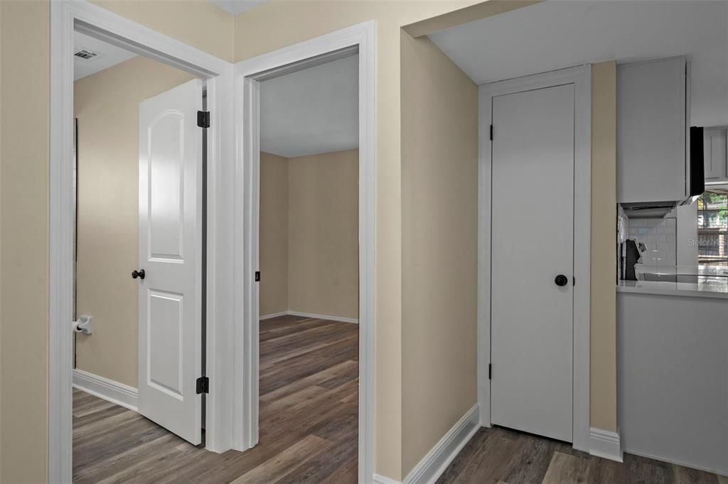 合同活跃: $264,900 (2 贝兹, 2 浴室, 1261 平方英尺)