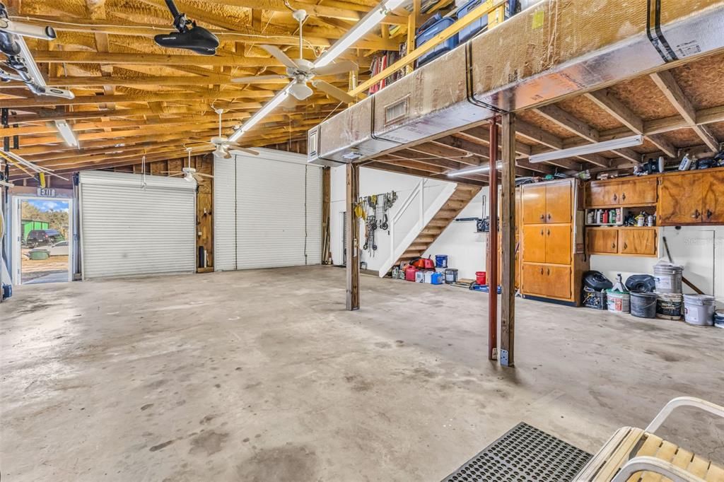 合同活跃: $650,000 (0 贝兹, 0 浴室, 2400 平方英尺)