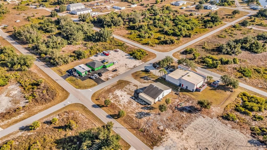 合同活跃: $650,000 (0 贝兹, 0 浴室, 2400 平方英尺)