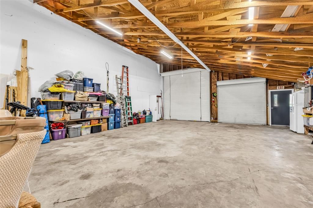 合同活跃: $650,000 (0 贝兹, 0 浴室, 2400 平方英尺)