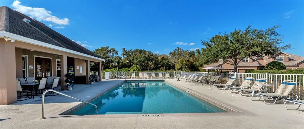 合同活跃: $249,900 (3 贝兹, 2 浴室, 1354 平方英尺)