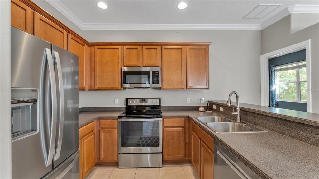 合同活跃: $249,900 (3 贝兹, 2 浴室, 1354 平方英尺)