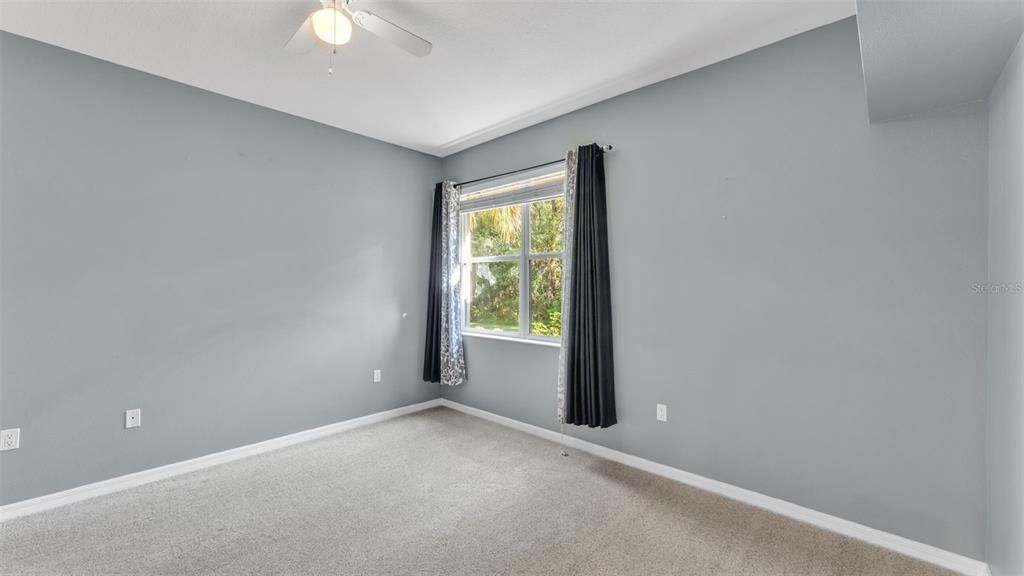 合同活跃: $249,900 (3 贝兹, 2 浴室, 1354 平方英尺)