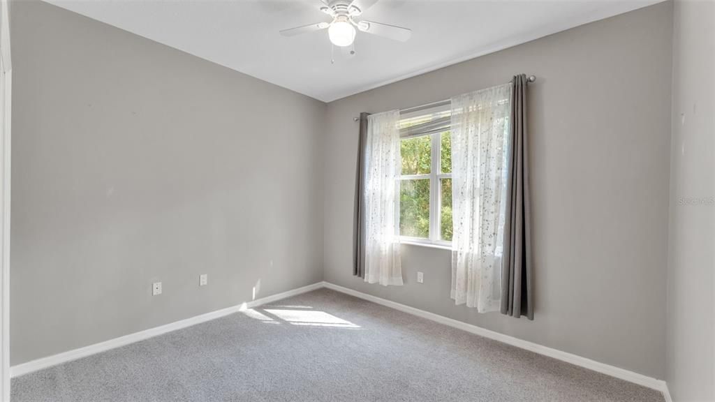 合同活跃: $249,900 (3 贝兹, 2 浴室, 1354 平方英尺)