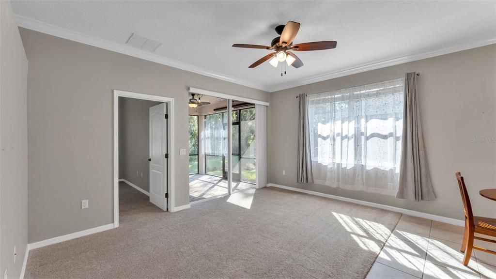 合同活跃: $249,900 (3 贝兹, 2 浴室, 1354 平方英尺)