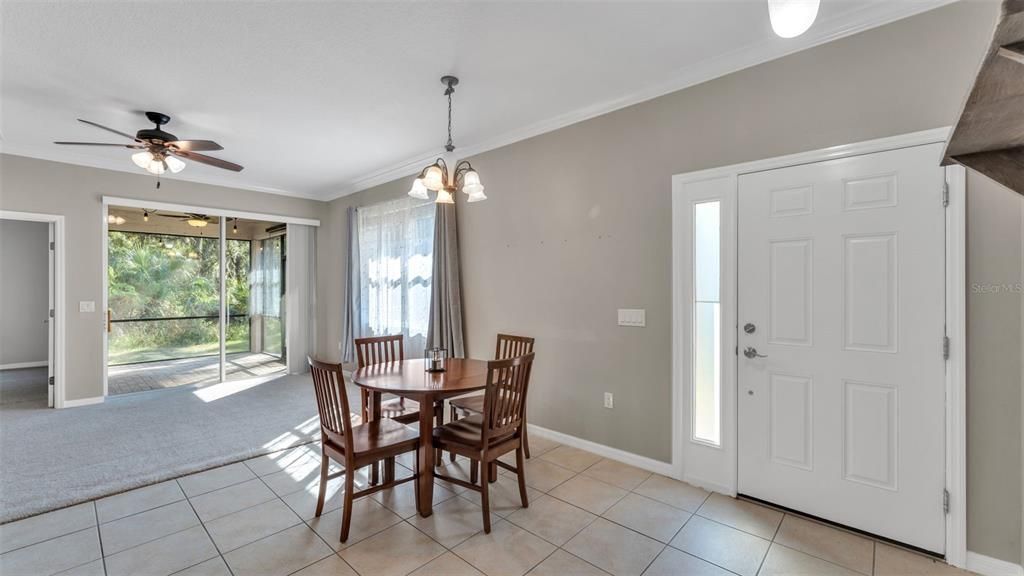 合同活跃: $249,900 (3 贝兹, 2 浴室, 1354 平方英尺)