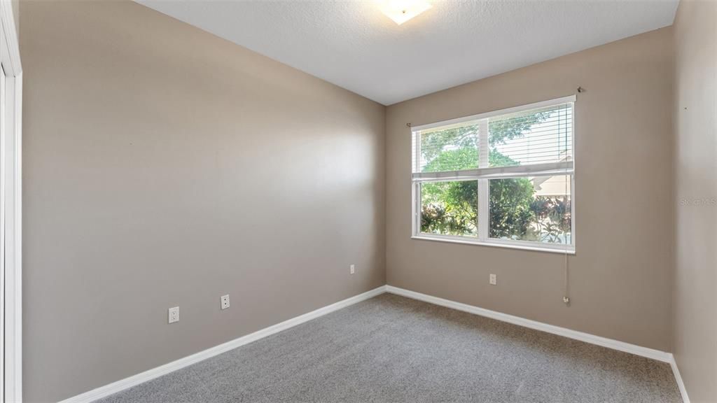 合同活跃: $249,900 (3 贝兹, 2 浴室, 1354 平方英尺)