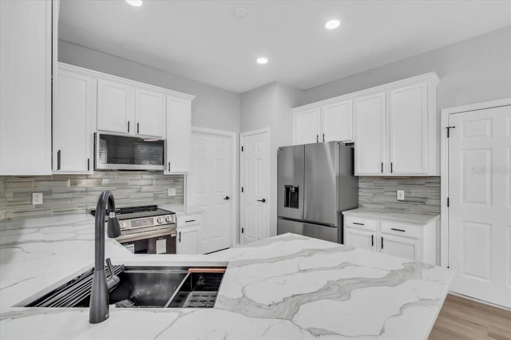 На продажу: $485,000 (3 спален, 2 ванн, 2027 Квадратных фут)