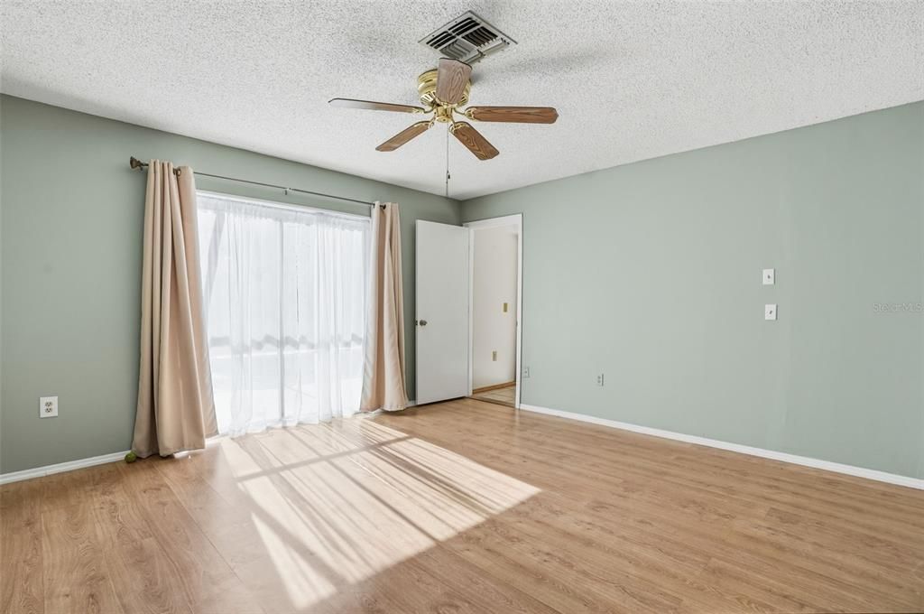 Activo con contrato: $160,000 (2 camas, 2 baños, 1159 Pies cuadrados)