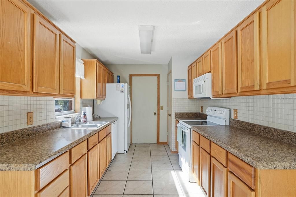 Activo con contrato: $160,000 (2 camas, 2 baños, 1159 Pies cuadrados)