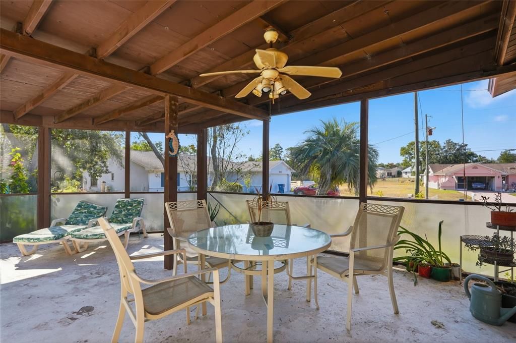 Activo con contrato: $160,000 (2 camas, 2 baños, 1159 Pies cuadrados)