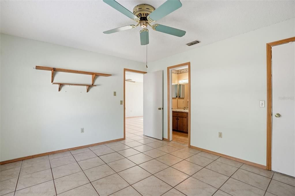 Activo con contrato: $160,000 (2 camas, 2 baños, 1159 Pies cuadrados)