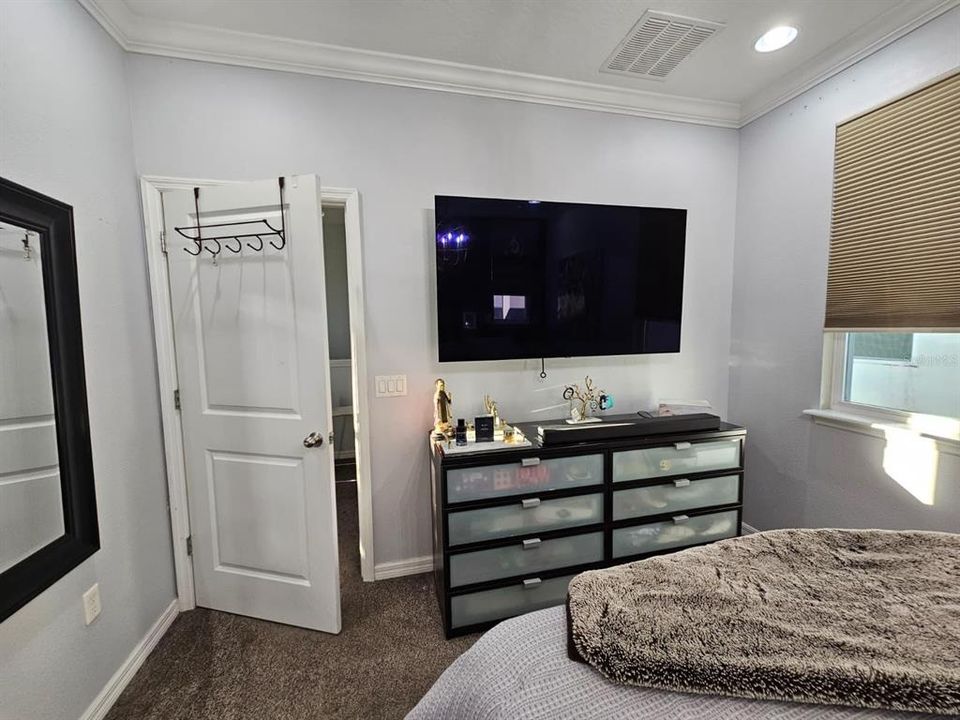 出租: $3,400 (4 贝兹, 2 浴室, 2612 平方英尺)