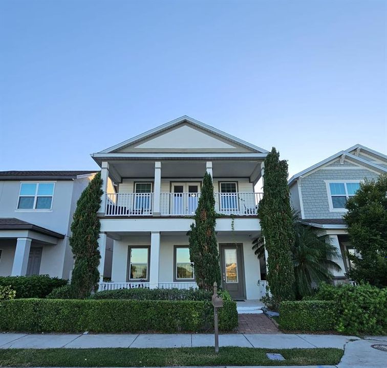 出租: $3,400 (4 贝兹, 2 浴室, 2612 平方英尺)