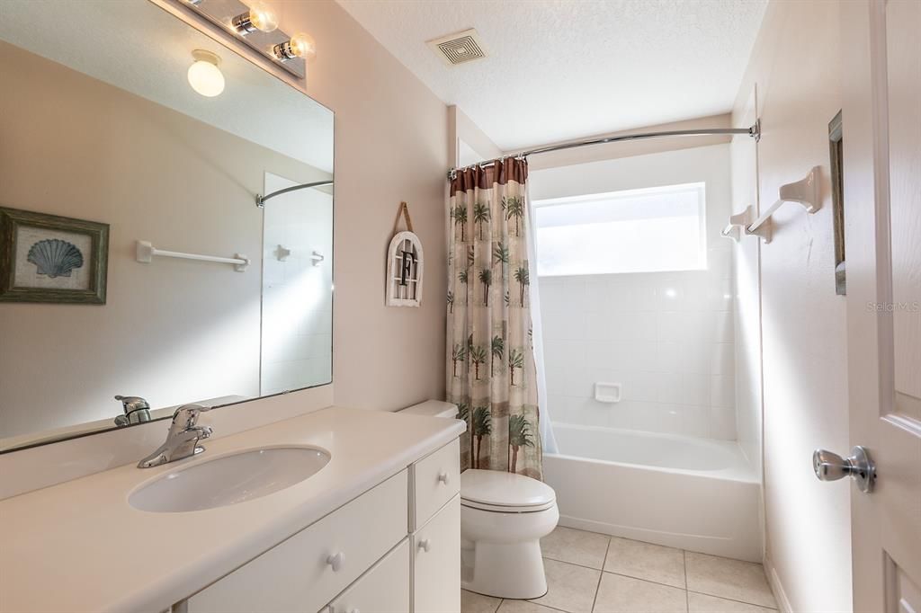 待售: $285,000 (3 贝兹, 2 浴室, 1621 平方英尺)