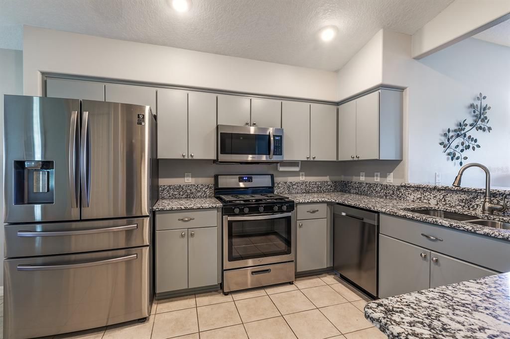 待售: $285,000 (3 贝兹, 2 浴室, 1621 平方英尺)