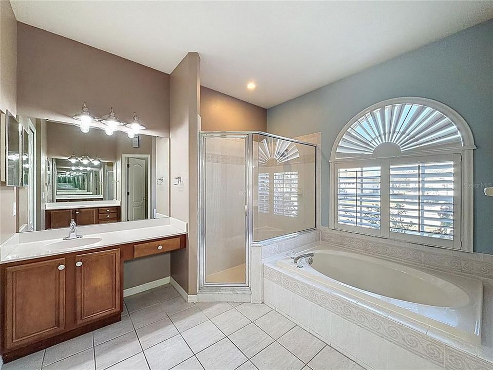 For Rent: $4,000 (4 beds, 3 baths, 2519 Square Feet)